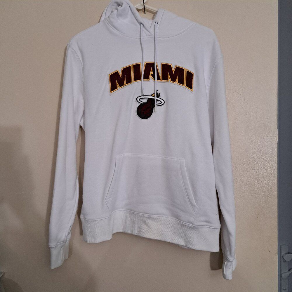 Pro Standard NBA Miami Heat Embroidered Hooded Sweatshirt Size M woman